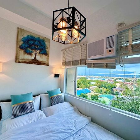 Studio One Condominium, Alabang - Bluu - Fiber Wi-Fi, Netflix-Ready Muntinlupa City Exterior foto