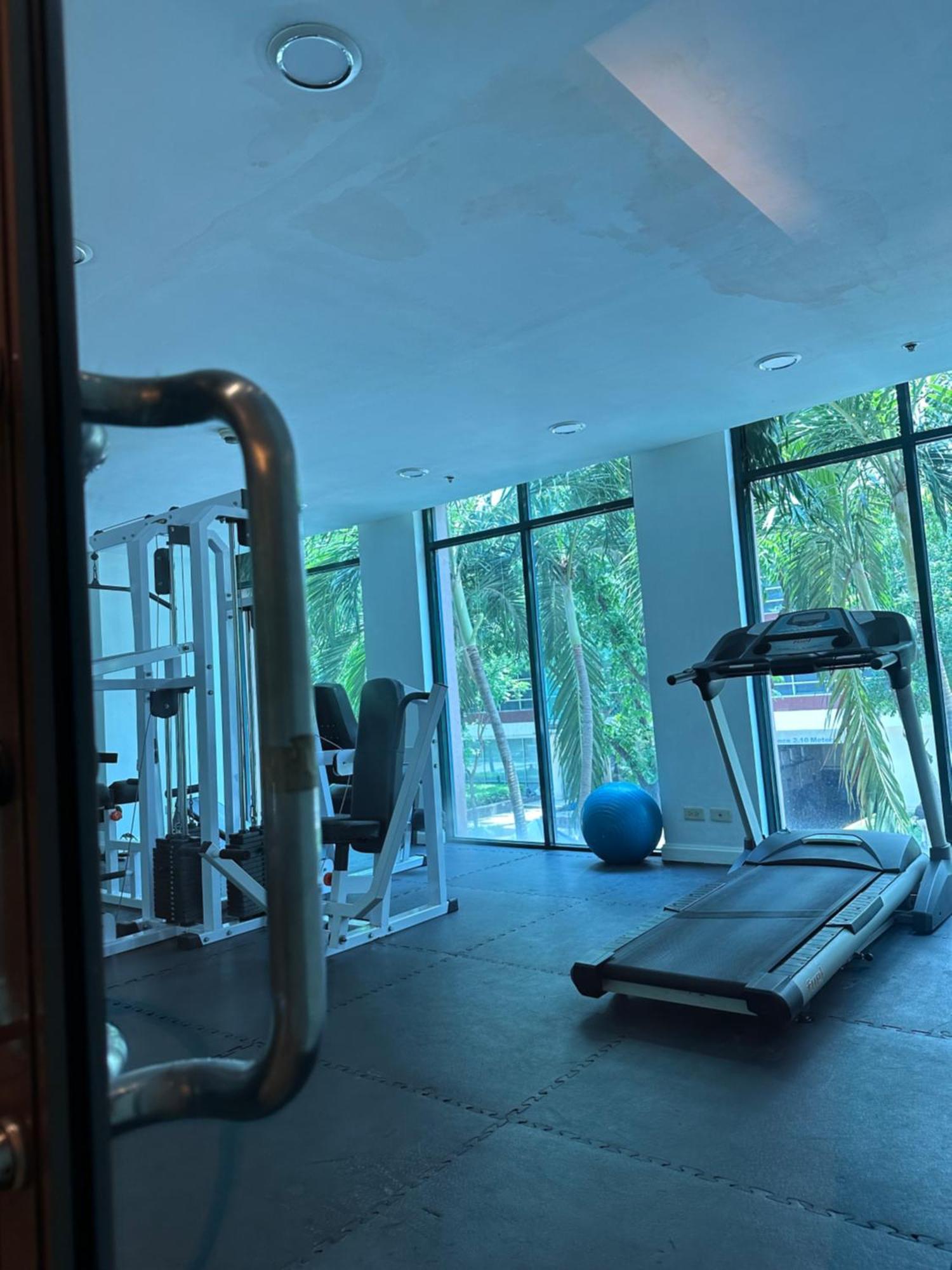 Studio One Condominium, Alabang - Bluu - Fiber Wi-Fi, Netflix-Ready Muntinlupa City Exterior foto