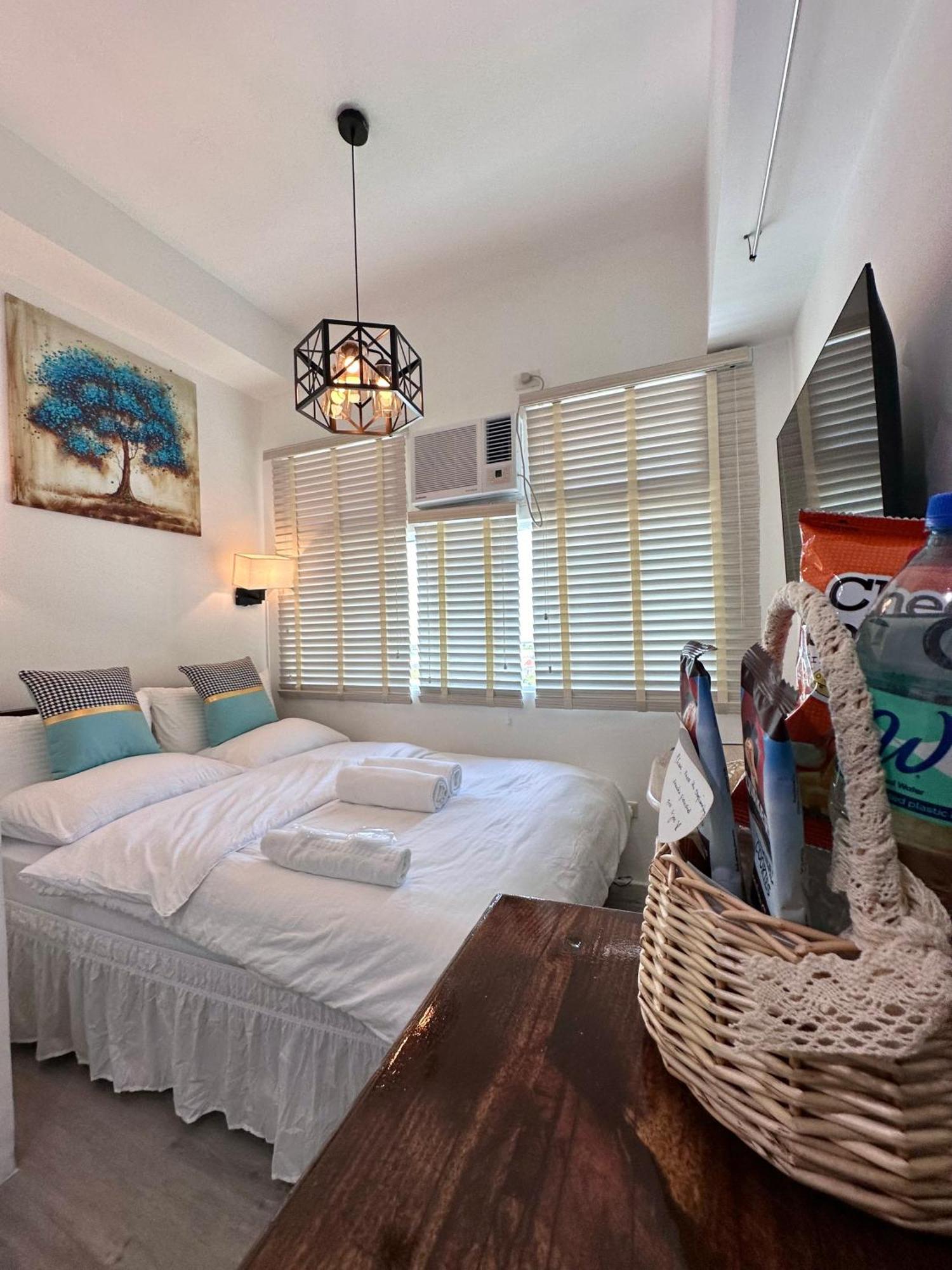 Studio One Condominium, Alabang - Bluu - Fiber Wi-Fi, Netflix-Ready Muntinlupa City Exterior foto