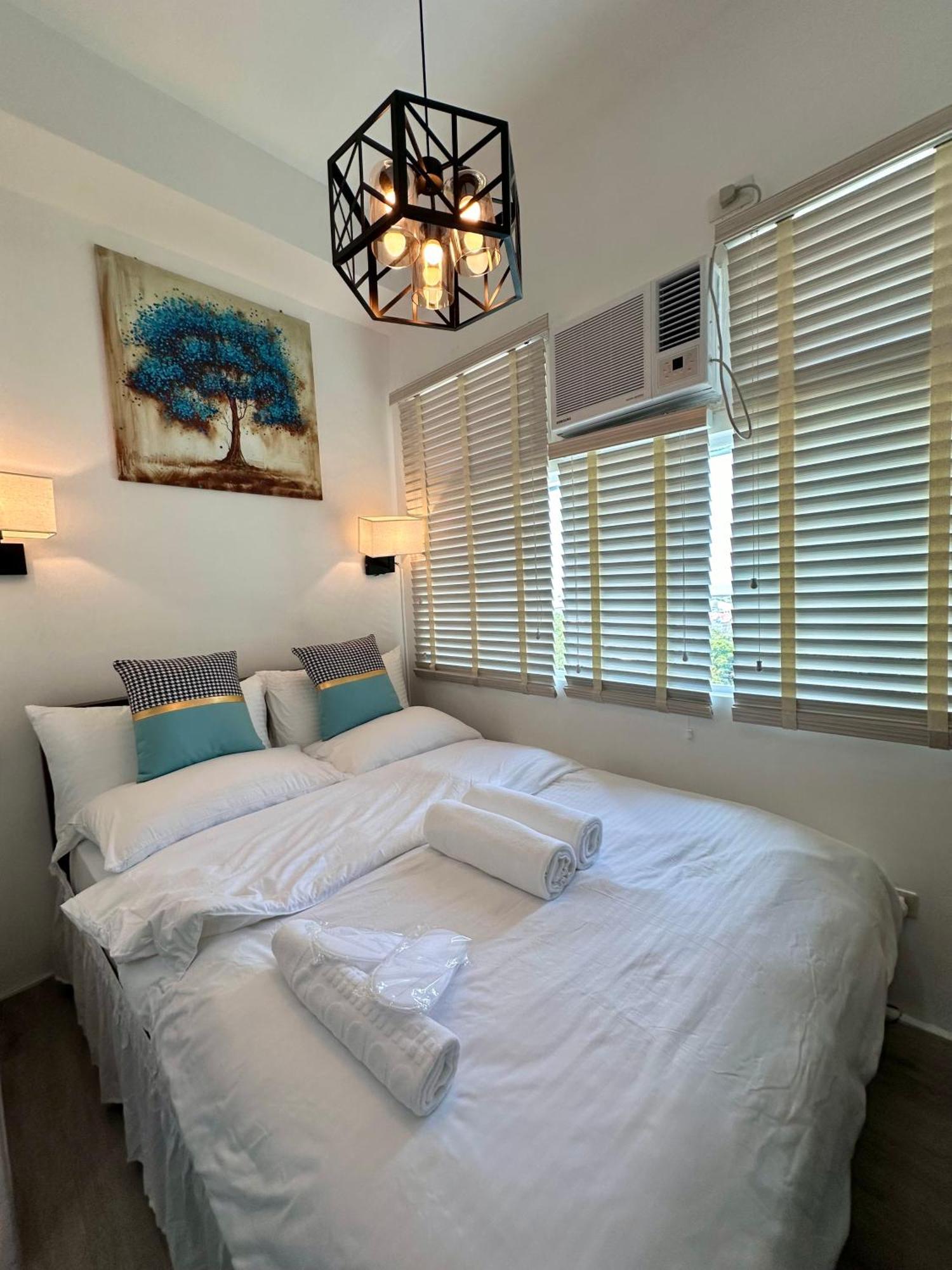 Studio One Condominium, Alabang - Bluu - Fiber Wi-Fi, Netflix-Ready Muntinlupa City Exterior foto