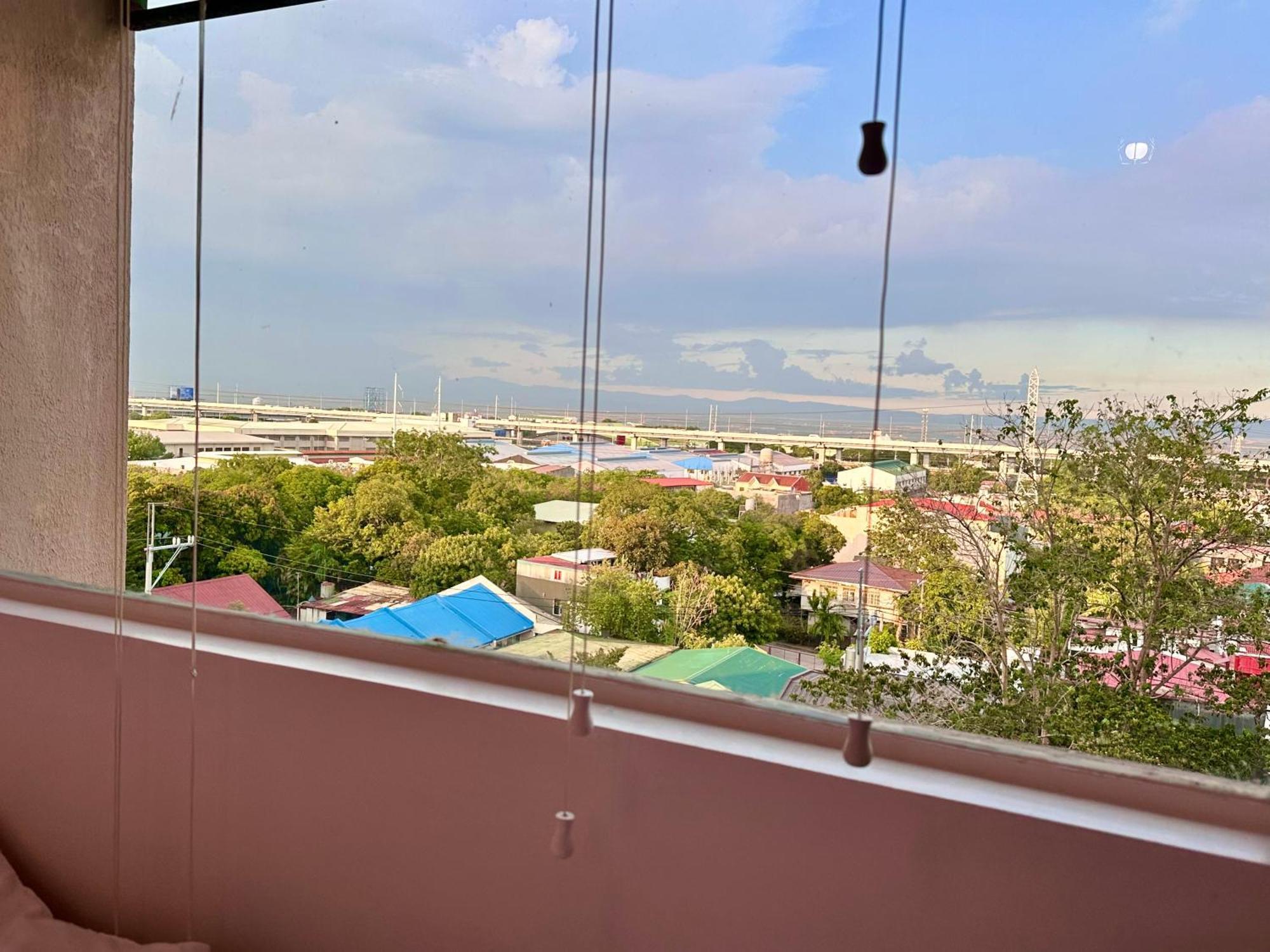 Studio One Condominium, Alabang - Bluu - Fiber Wi-Fi, Netflix-Ready Muntinlupa City Exterior foto