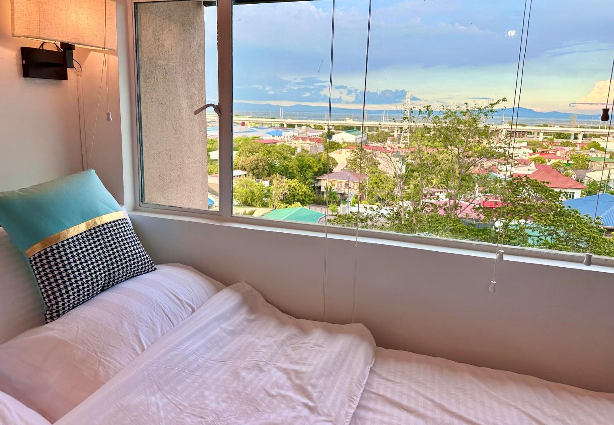 Studio One Condominium, Alabang - Bluu - Fiber Wi-Fi, Netflix-Ready Muntinlupa City Exterior foto